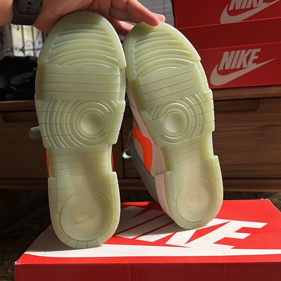 Brand New Womens Nike Dunk Low Disrupt - Picture 3 of 8